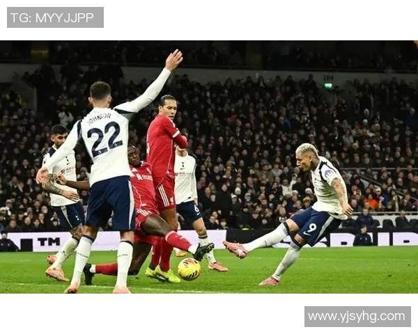 西甲激战那不勒斯大胜热刺乌龙球引发争议判罚全场沸腾